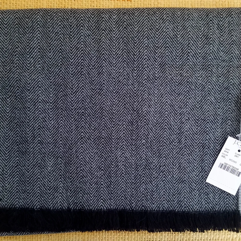 J. Crew Men's Herringbone Wool-Blend Scarf in Grey and Black